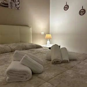 Lucia's Bed and breakfast Syracuse